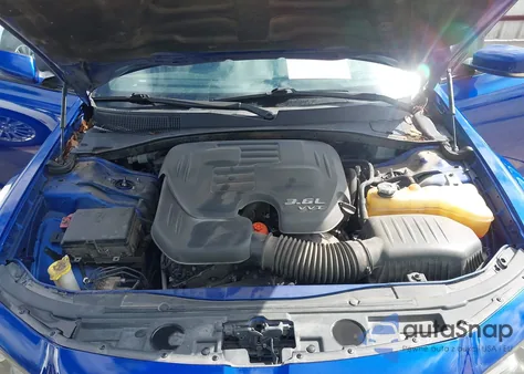 2018 Chrysler 300 300S z USA, uszkodzony, nr VIN 2C3CCABG7JH243858